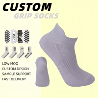 Chaussettes de yoga professionnelles à cheville avec faible MOQ, durables, bonne adhérence, semelles à rembourrage supplémentaire pour la méditation et la relaxation