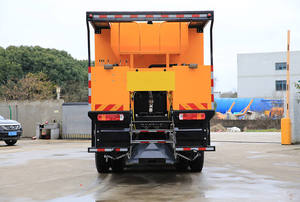 Machine à sceller les fissures pour l'entretien routier, la construction et le revêtement des routes, avec épandeur de coulis sur châssis - Product Image 6