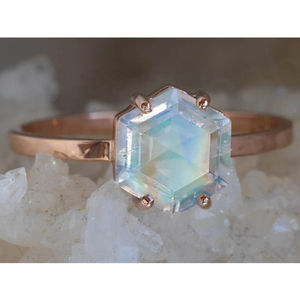 Anillo de Plata de Ley 925 con Piedra Lunar Arcoíris de Corte Hexagonal, Estilo Clásico, para Bodas, Fiestas o Aniversarios - Product Image 5