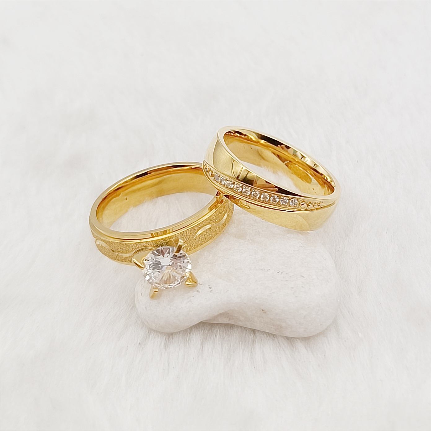 New Arrival 2pcs 24k Gold Plated Wedding Engagement Rings Classic Style  Bridal Sets Stainless Steel Alliance for Girls Women