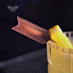 <span class=keywords><strong>Food</strong></span> <span class=keywords><strong>Grade</strong></span> Tusuk Sate Cocktail Logam Berbentuk Bulu Baja Antikarat Stik Pengaduk Buah Alat Bar Tongkat Buah Koktail - Product Image 4