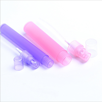 Nouveau design mini flacon pulvérisateur atomiseur en plastique pour désinfectant pour les mains 10ml 20ml, pompe pulvérisatrice pour parfum, sérum de soin de la peau, format de poche cylindrique