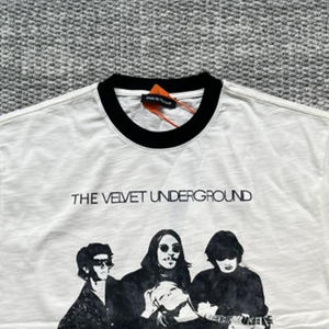 MC BUILD <span class=keywords><strong>T</strong></span>-<span class=keywords><strong>Shirt</strong></span> Commemorativa Estiva di Alta Qualità con Tema Rock <span class=keywords><strong>Band</strong></span>, Design Retrò Beige e Bianco, Maglietta a Maniche Corte Oversize - Product Image 2