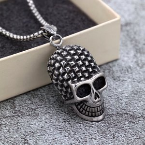 Yunnique – collier avec pendentif tête de mort en acier inoxydable, design géométrique, unisexe, bijoux punk pour Halloween - Product Image 1