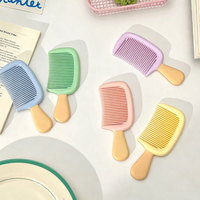 Mini peigne à cheveux en forme de crème glacée, brosse à cheveux portable antistatique en plastique pour les voyages et l'usage quotidien
