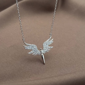 สร้อยคอจี้รูปปีกนางฟ้าสีทองสไตล์อิตาลี เครื่องประดับแฟชั่นสำหรับผู้หญิง วัสดุสแตนเลส - Product Image 5