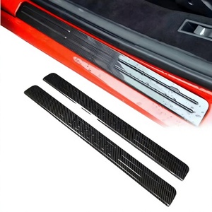 Placa Decorativa de Umbral de Puerta de Fibra de Carbono Seca de Alta Calidad, Estilo OEM Mejorado, Apta para Ferrari 488 GTB Spider - Product Image 4