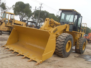 Chargeuse sur pneus Caterpillar 966G d'occasion, bon état de fonctionnement, faible nombre d'heures, pour carrière et chantier de construction - Product Image 4
