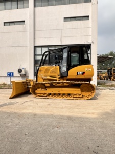 Bulldozer Caterpillar D5K d'occasion 2018, tracteur à chenilles, capacité de nivellement de 4,5 m, moteur de 45 CV, bon état de marche, pompe à roulement - Product Image 2