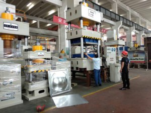 Máquina punzonadora hidráulica 500T, máquina prensadora de tanque de agua, precio - Product Image 6