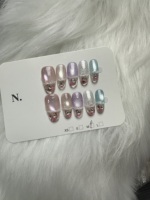Faux Ongles Press-On Faits Main en Fleurs Séchées, Dégradé Transparent Nude, Papillon 3D, Strass, Longs Ongles Amande pour Fournitures de Salon (Vente en Gros)
