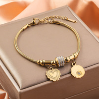 Colgante de flor de trébol de cinco hojas de acero inoxidable con cuentas de circón de diamante fino chapado en oro de 18 quilates para mujer