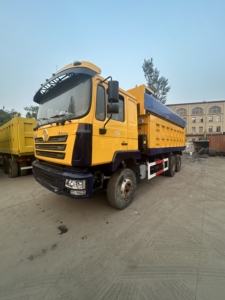 <span class=keywords><strong>Camion</strong></span> à benne basculante Shacman F3000 8X4 380HP à transmission manuelle Chine <span class=keywords><strong>Camion</strong></span> à benne pour ferme à essence à usage intensif - Product Image 2