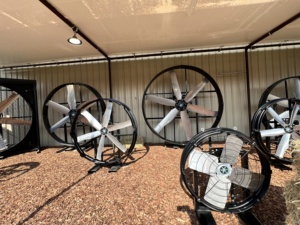 Ventiladores Industriales de Panel de 55 Pulgadas para Granjas Lecheras con Aspas de Alta Eficiencia para Movimiento de Aire en Edificios Ganaderos a Gran Escala - Product Image 5