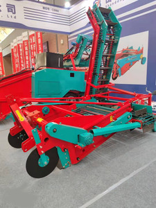 Machine de récolte et de chargement / Arracheuse d'ail à entraînement par tracteur / Moissonneuse-batteuse de pommes de terre à entraînement par tracteur / Récolteuse d'arachides montée sur tracteur - Product Image 4