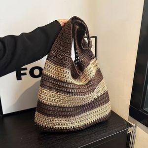 Borsa Intrecciata Personalizzata, Borsa a Tracolla Traforata, Ideale per Mare, Pendolarismo, Vacanze e Uso in Spiaggia - Product Image 5