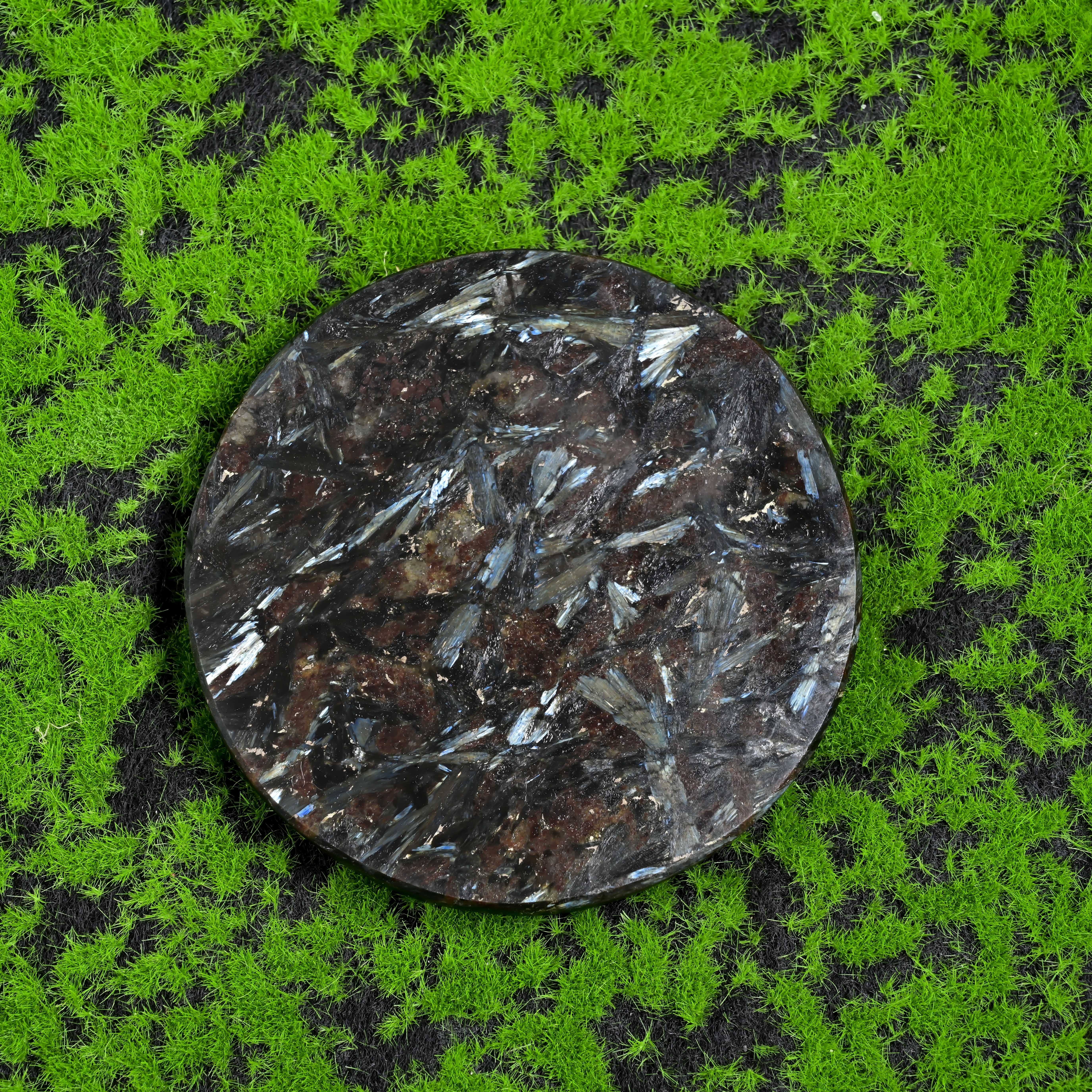 แผ่นหินโกเมนทรงกลมลายดอกไม้ไฟ