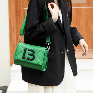 Sacs à main pour femmes inspirés du luxe Nouvelle arrivée Sac à bandoulière en cuir souple Sac à bandoulière minimaliste à sangle de chaîne de luxe pour femmes - Product Image 6