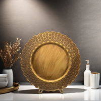 Plaque de charge ronde en or moderne de 13 pouces en gros pour les mariages, les restaurants, la maison, le matériau PP-Motif élégant Design Parties