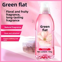 Détergent à lessive liquide Green Umbrella, 1 bouteille contenant 80% d'ingrédients aux senteurs de fleurs et de fruits, protection des couleurs des vêtements