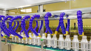 Ligne de remplissage d'eau enrichie en hydrogène à haute efficacité |   Équipement de production d'eau fonctionnelle en conserve et en sachet pour les usines d'eau - Product Image 2