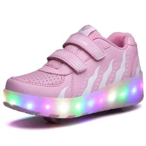 Iki tekerlekli çocuk makaralı kayak ayakkabıları toptan ayarlanabilir yanıp sönen rulo ayakkabı LED ışık uçan ayakkabı