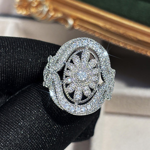 Anello con corona da principessa e fiore a fiocco di neve per donna, accessori di moda eleganti in stile reale vintage - Product Image 2