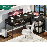 Bureau d'ordinateur en L moderne personnalisé OEM/ODM avec tiroirs en bois, étagères de rangement réversibles, support de CPU mobile et prises de courant intégrées pour coin.