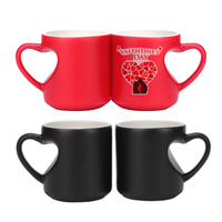 Vente en gros de tasses de Saint-Valentin personnalisées tasses à café en céramique à changement de couleur vierge en forme de coeur de 11oz avec logo personnalisé