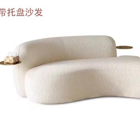 Laine d'agneau avec plateau de quincaillerie