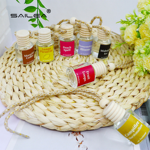 Diffuseur de parfum pour voiture en bois créatif, flacon en verre avec bouchon à vis, pendentif imprimé à l'écran, rechargeable pour l'aromathérapie automobile, à suspendre - Product Image 5