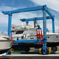 Grue de levage de bateau mobile 100-150T avec système de levage de voyage automoteur pour ascenseur de voyage marin de yacht