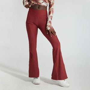 Conjunto de yoga envolvente de manga larga personalizable con pantalones acampanados de cintura alta para gimnasio y fitness OEM Activewear - Product Image 5