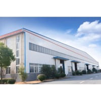 Entrepôt moderne en tôle ondulée - Nouvelle conception de bâtiment modulaire préfabriqué pour stockage industriel, atelier et hangar de garage