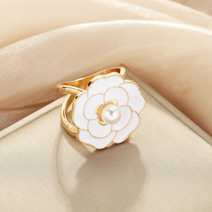 Hebilla de aleación con diseño floral para bufanda, estilo Primavera 2024, acabado metálico. - Product Image 4