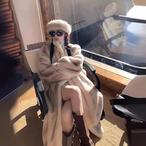 Prezzo di Fabbrica <span class=keywords><strong>Cappotto</strong></span> Caldo Invernale in <span class=keywords><strong>Visone</strong></span> Cross Pelliccia di Martora da <span class=keywords><strong>Donna</strong></span> Stile Lussuoso Fino ai Piedi Pelliccia Sintetica di <span class=keywords><strong>Visone</strong></span> Lunga - Product Image 2