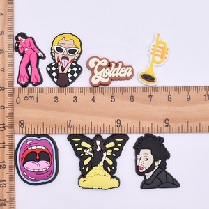 XB Ingrosso Ciondoli Personalizzati per Zoccoli a Tema Cartone Animato, in PVC Morbido, <span class=keywords><strong>Stile</strong></span> <span class=keywords><strong>Harry</strong></span>, Ciondoli per Scarpe Singer, Decorazioni in Gomma, Accessori con Fibbia - Product Image 4