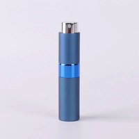 Diffuseur de parfum en verre transparent en forme d'atomiseur, logo personnalisé, usage domestique, capacité personnalisable 8ml 10ml, bouchon en caoutchouc.