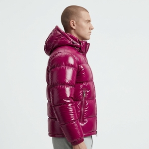 Chaqueta Acolchada con Capucha Color Magenta para Mujer, Chaqueta de Invierno Casual a Prueba de Viento, Cierre de Cremallera, Ajuste Regular, Chaqueta Brillante para Hombre y Mujer - Product Image 3