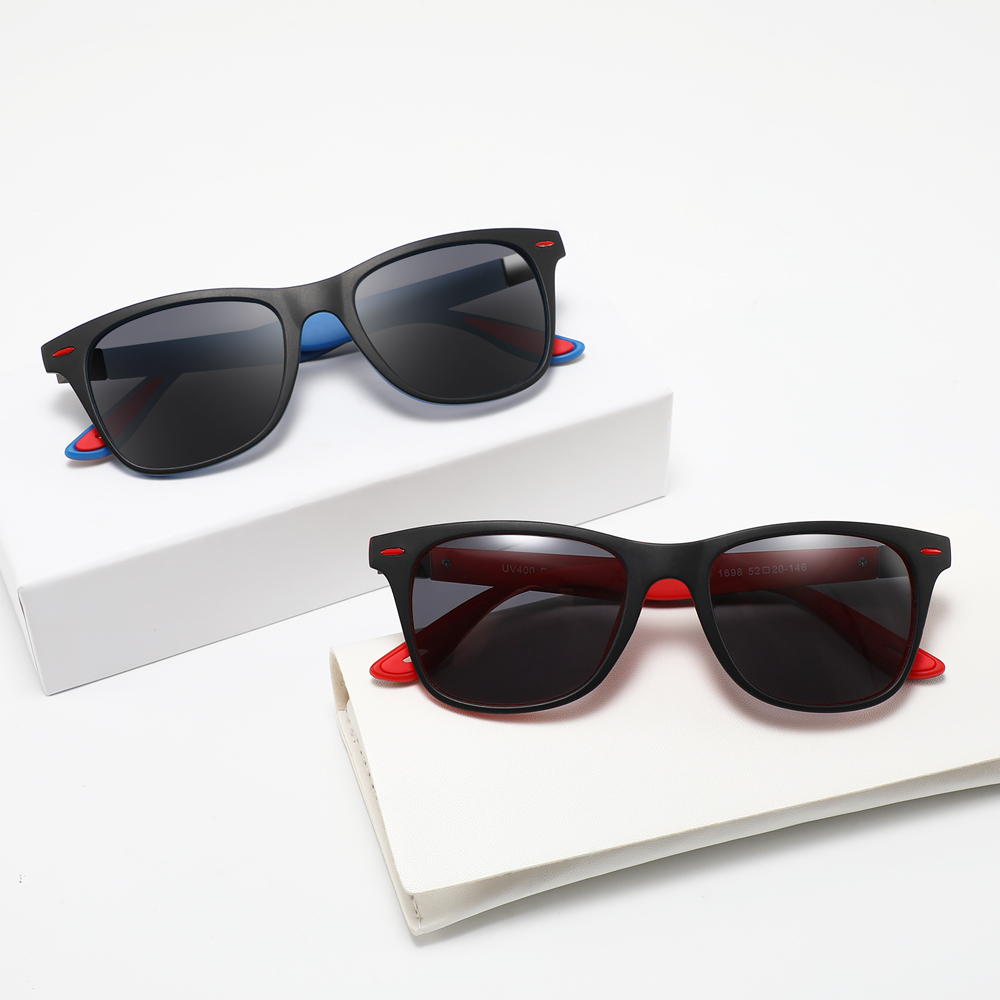 【関税＆送料込み】ChloAC Sunglasses CHANEL Sunglasses New Black White Logo Dark Grey CH5408 C
