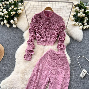 طقم نسائي من قطعتين: بلوزة دانتيل ثلاثية الأبعاد بنقشة زهور مع بنطلون واسع الساق بخصر عالٍ، بأكمام قصيرة وطويلة وياقة سادة - Product Image 6