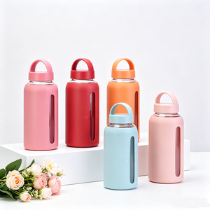 Bottiglia d'Acqua in Vetro Borosilicato Satinato Personalizzabile con Colore e Logo, Senza BPA, con Custodia in Silicone - Product Image 5
