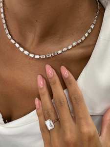 Collier tennis élégant en argent sterling 925 avec moissanite taille émeraude, idéal pour anniversaire, mariage, fête ou comme cadeau pour votre partenaire - Product Image 5