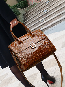 New Fashion Designer Crossbody Bags High Quality Genuine <b>Leather</b> Shoulder Messenger Bag Casual Totes Women Handbags and <b>Purses</b> - Product Image 2