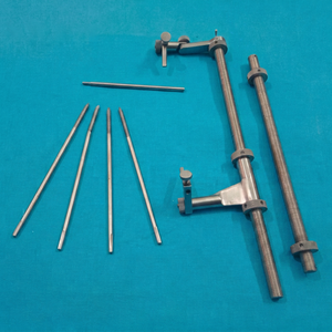Distractor Femoral, Juego Completo, Acero Inoxidable Alemán, Instrumentos Quirúrgicos Ortopédicos, Reutilizables, Autoclavables, Certificados CE ISO - Product Image 1