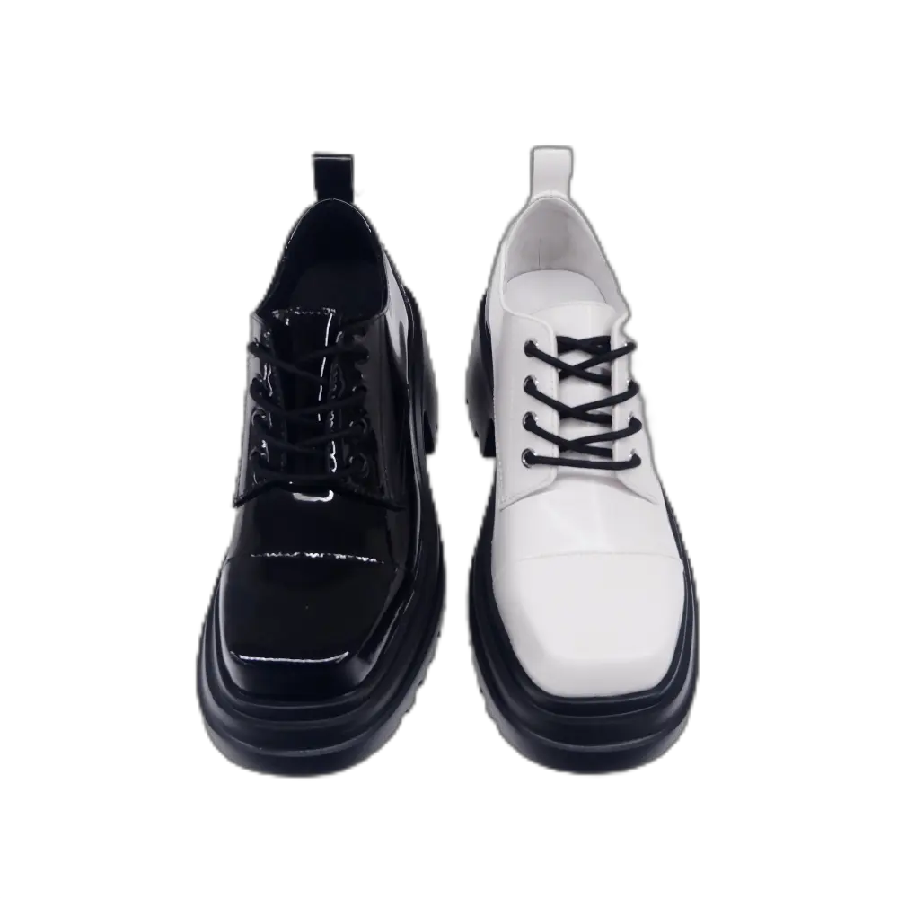 أحذية جلدية ناعمة ذات جودة عالية بنعل سميك و إغلاق للأصابع وتصميم يمنع الانزلاق أحذية جلدية تصميم خاص باللون الأبيض والأسود