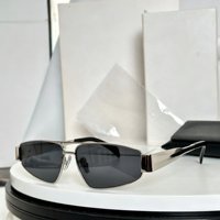 Lunettes de soleil polarisées UV400 à monture carrée intégrale en PC de haute qualité, confortables, pour un usage extérieur unisexe et tendance.