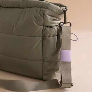 Sac à couches matelassé personnalisé de style Sac fourre-tout hydrofuge à langer pour bébé Sac à couches <span class=keywords><strong>en</strong></span> nylon pour voyage quotidien <span class=keywords><strong>Week</strong></span>-<span class=keywords><strong>end</strong></span> <span class=keywords><strong>en</strong></span> déplacement - Product Image 4