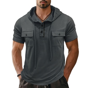 T-shirt con cappuccio Henley da <span class=keywords><strong>uomo</strong></span> estiva tinta unita con doppia tasca, a <span class=keywords><strong>maniche</strong></span> <span class=keywords><strong>corte</strong></span>, traspirante, casual, per attività all'aperto - Product Image 4