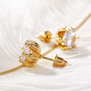 Orecchini a bottone in rame placcato oro con zirconi intarsiati, regalo di San Valentino, gioielli da donna - Product Image 2